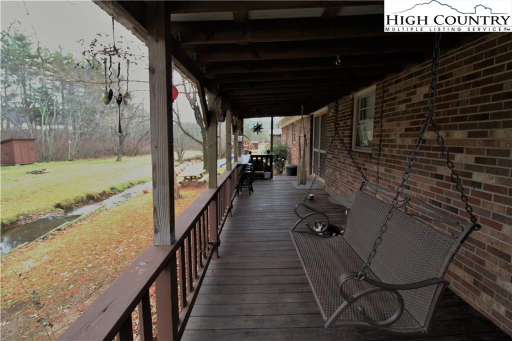 Image number 13 for the current listing