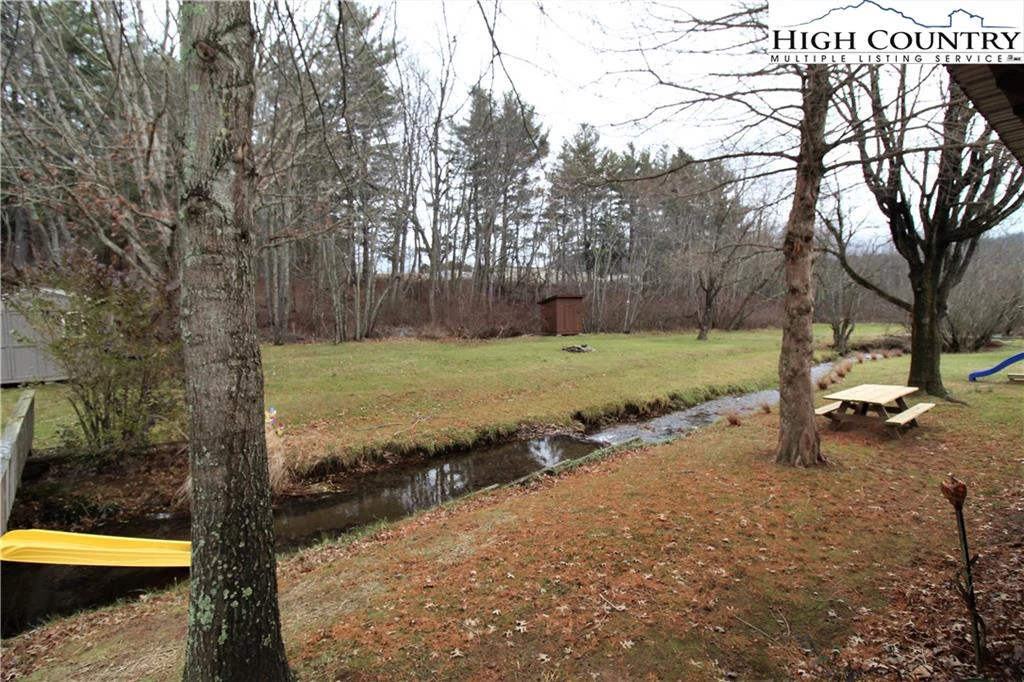 Image number 14 for the current listing