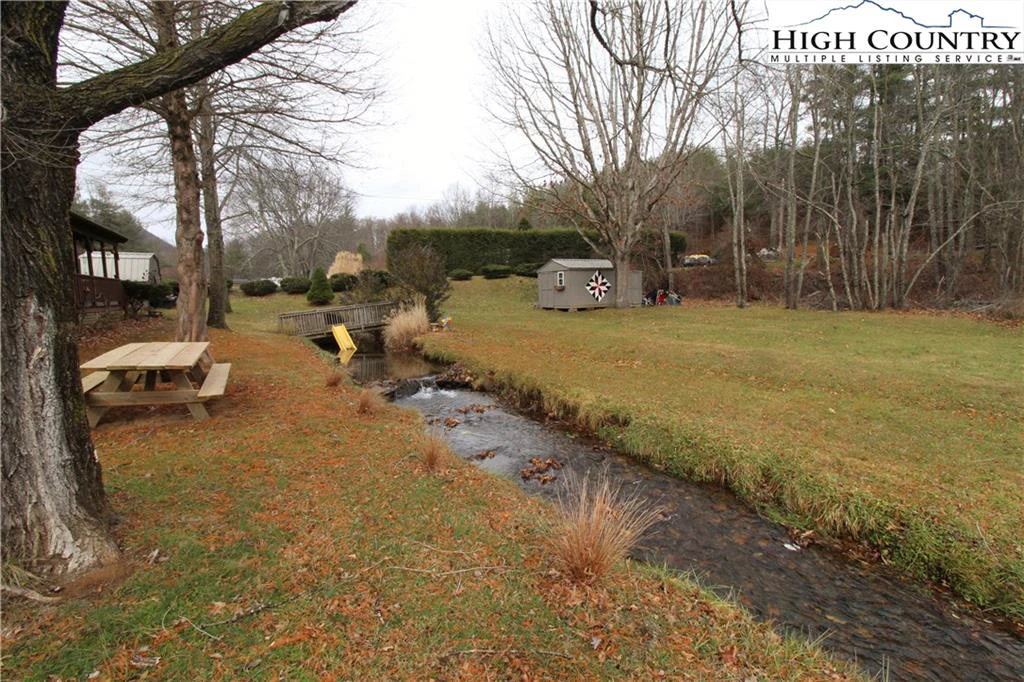 Image number 15 for the current listing