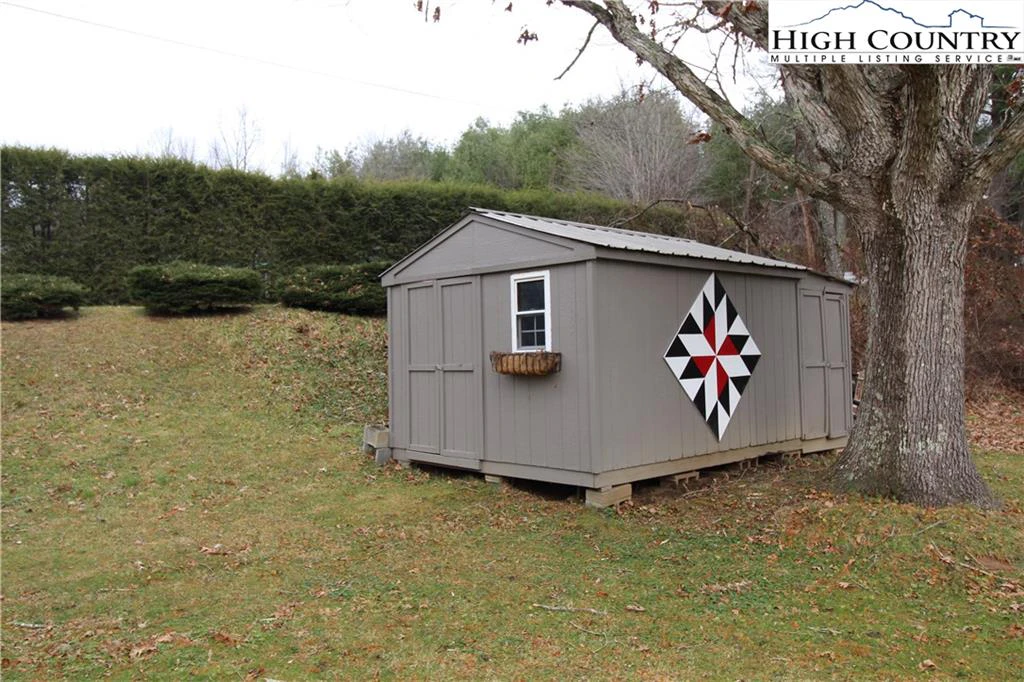 Image number 18 for the current listing