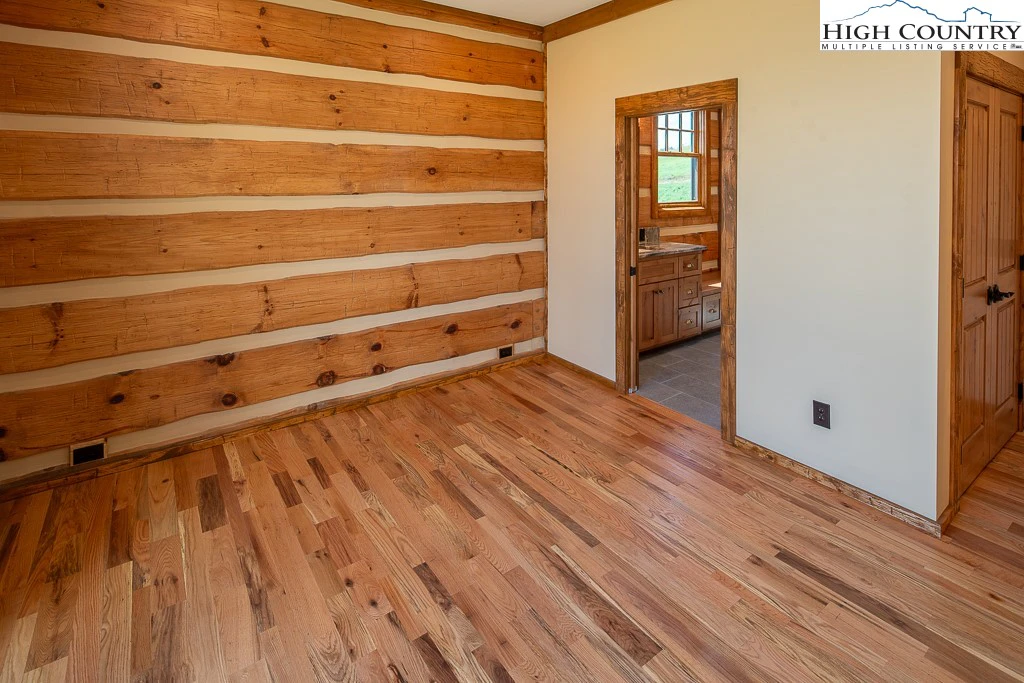 Image number 6 for the current listing