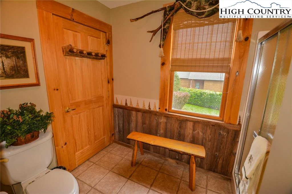 Image number 6 for the current listing