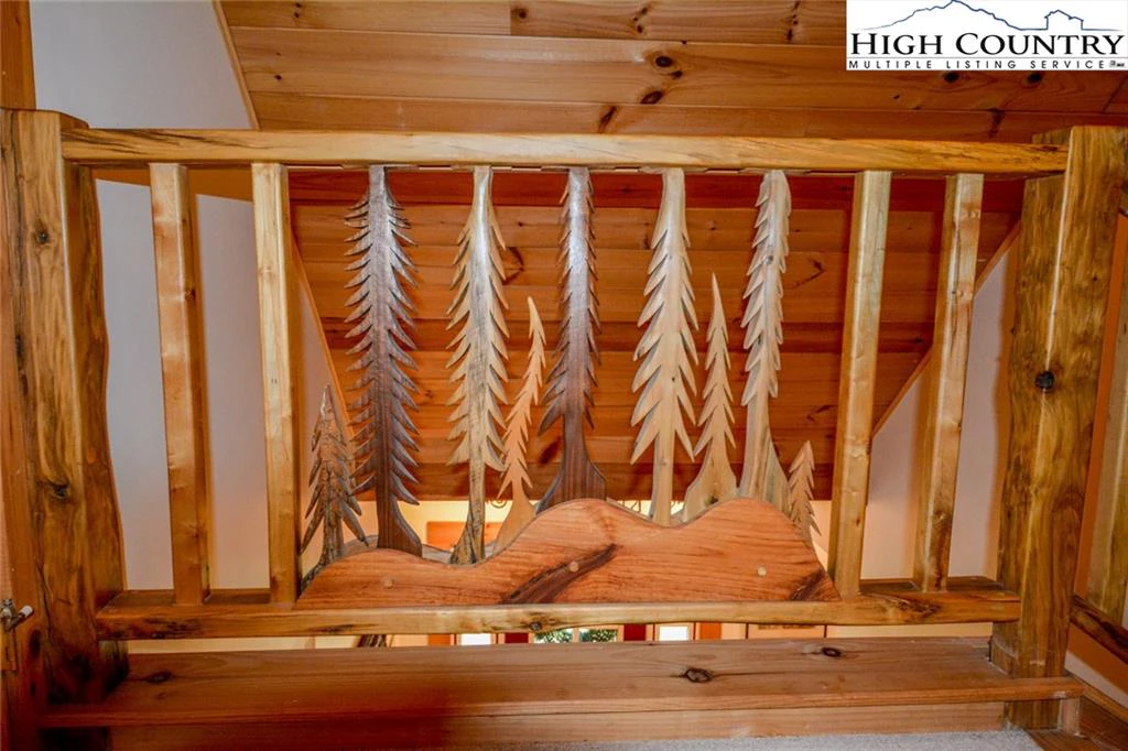 Image number 8 for the current listing