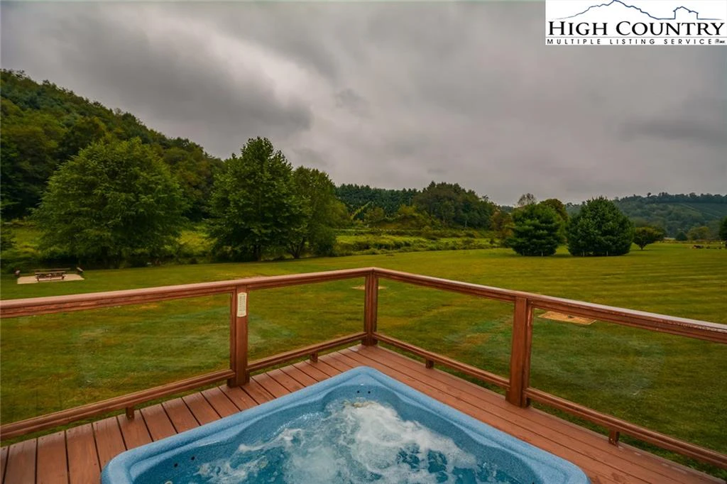 Image number 9 for the current listing