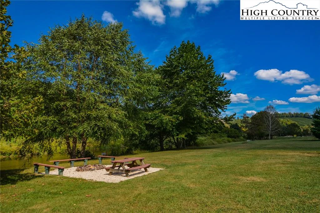 Image number 20 for the current listing