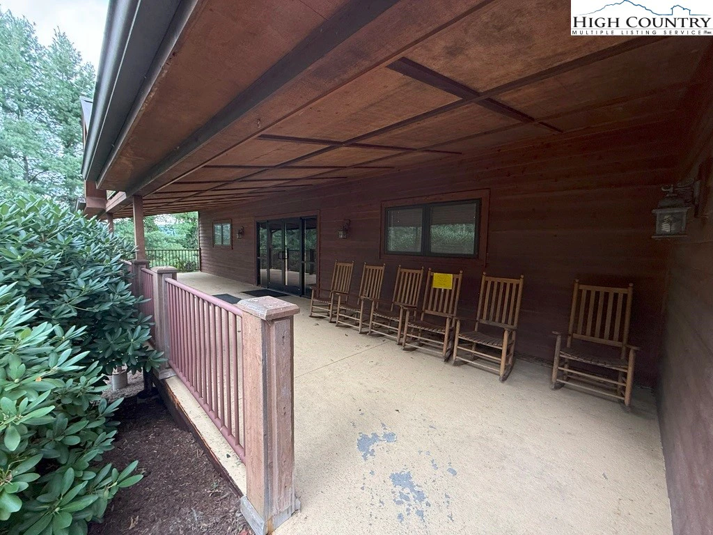 Image number 5 for the current listing