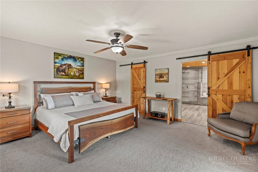 Image number 14 for the current listing
