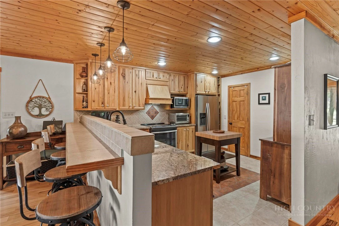 Image number 12 for the current listing