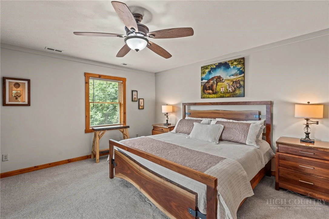Image number 15 for the current listing