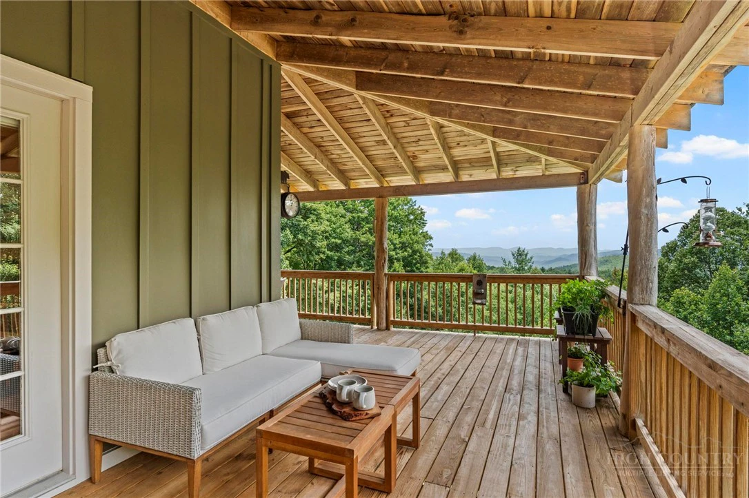 Image number 4 for the current listing