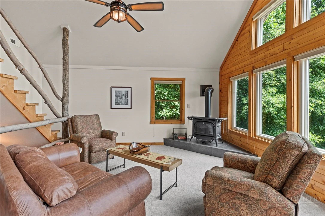 Image number 21 for the current listing