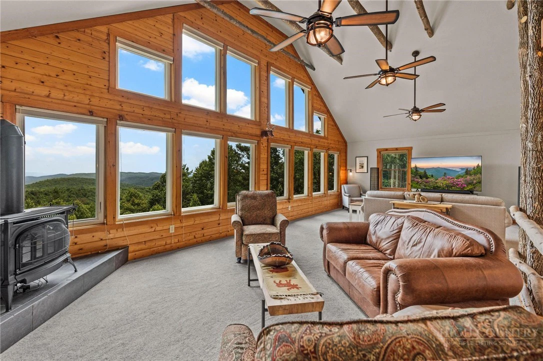Image number 19 for the current listing