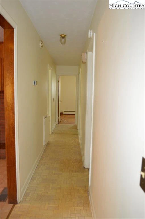 Image number 20 for the current listing