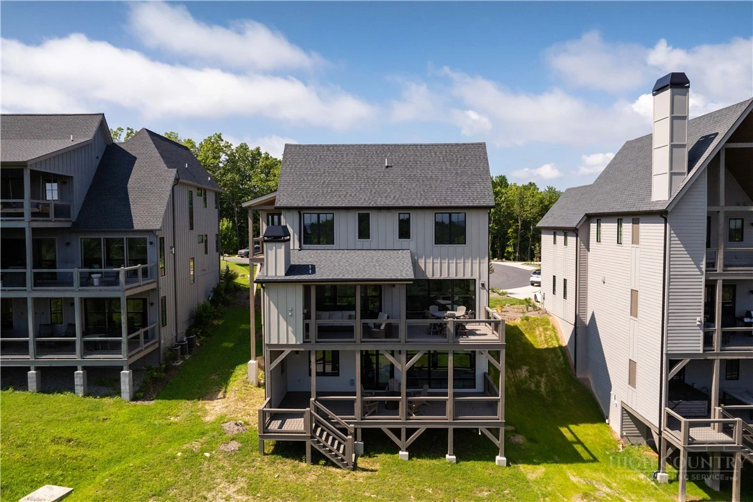 Image number 4 for the current listing