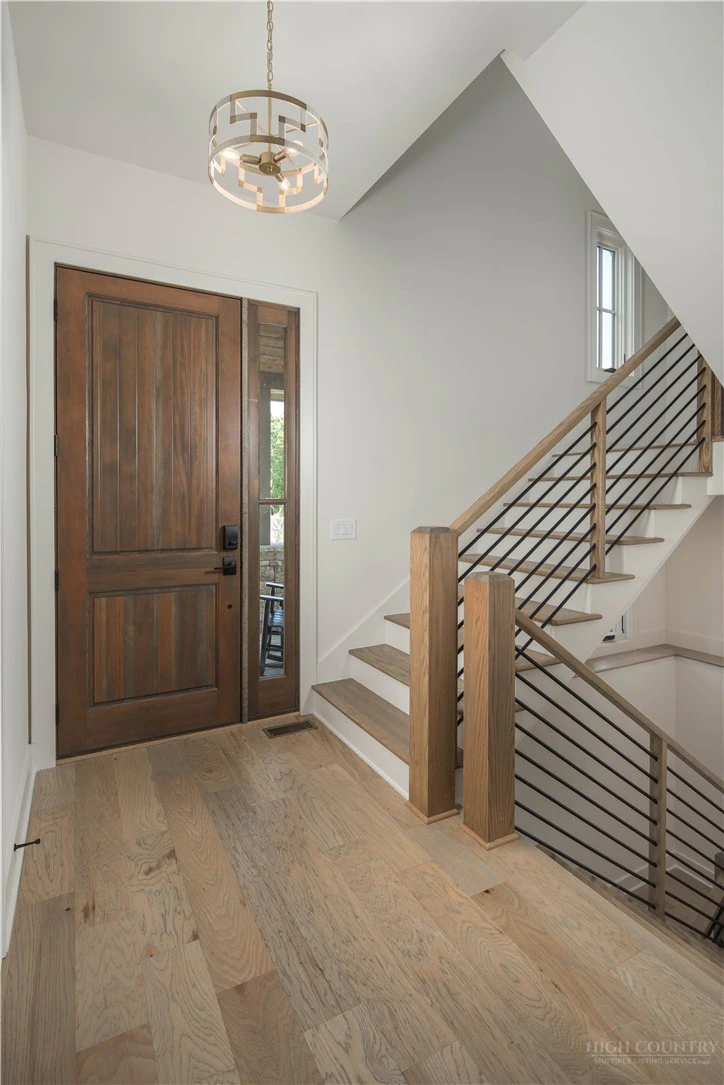 Image number 7 for the current listing