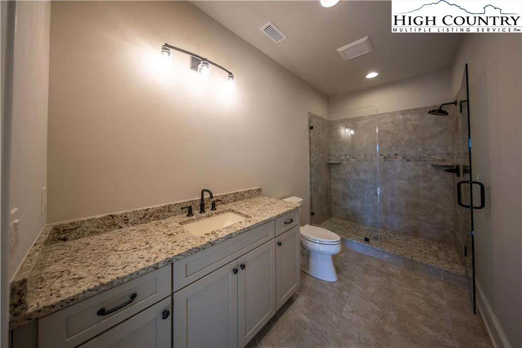 Image number 10 for the current listing