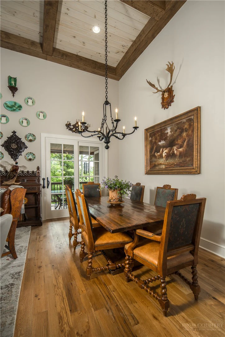 Image number 10 for the current listing
