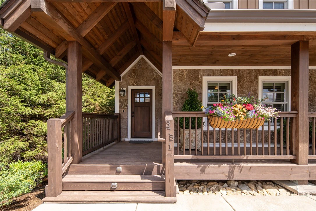 Image number 2 for the current listing