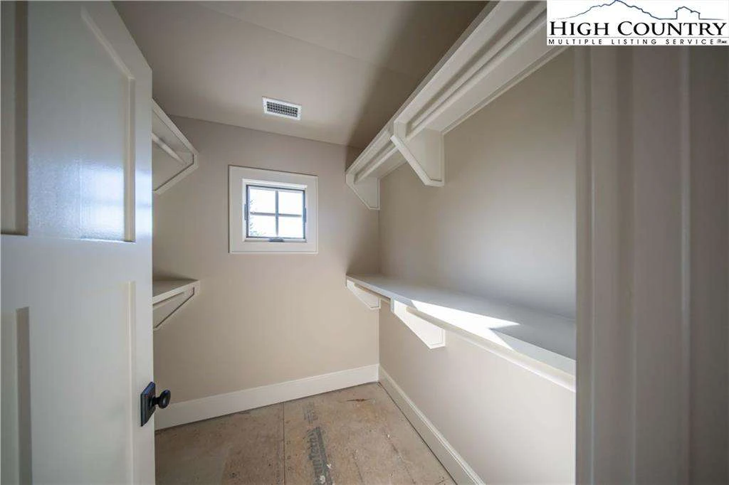 Image number 2 for the current listing