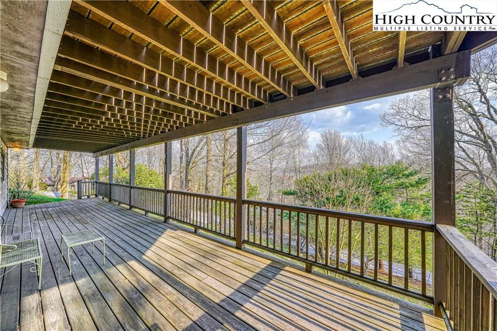 Image number 19 for the current listing
