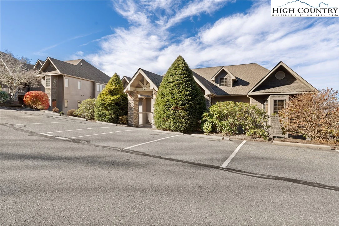 Image number 13 for the current listing