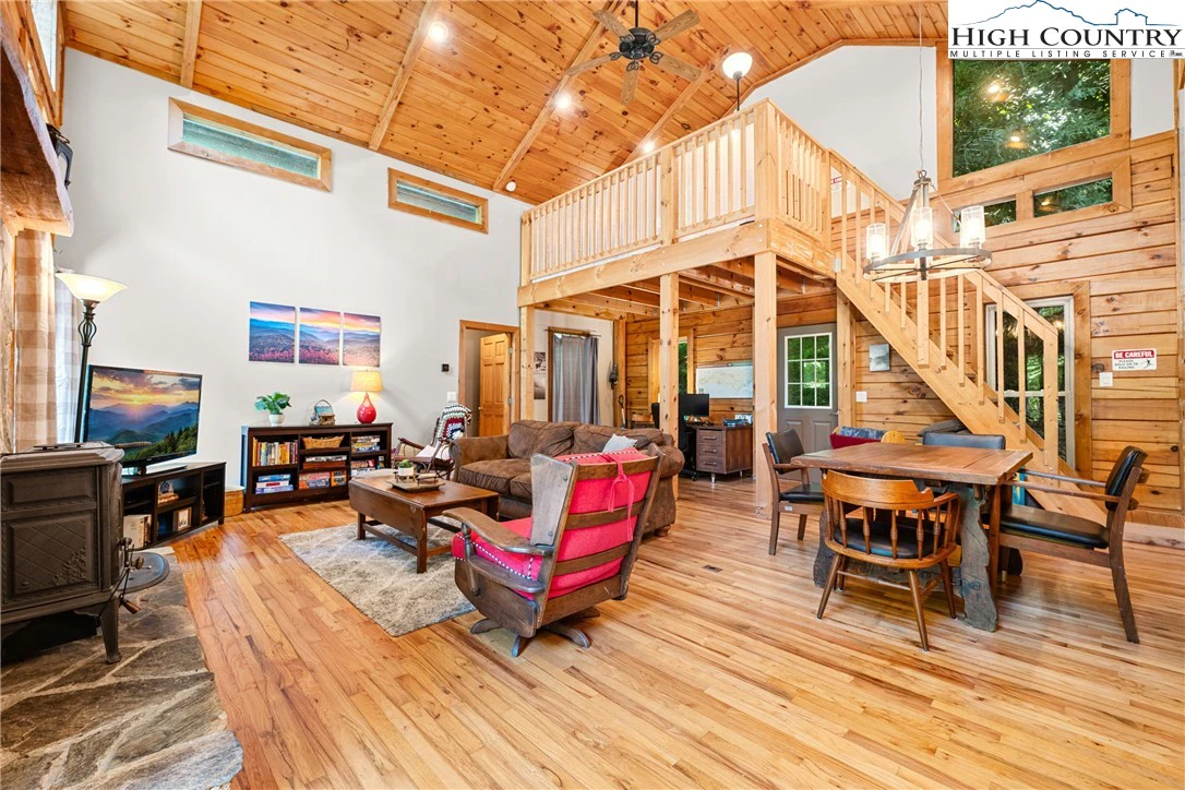 Image number 20 for the current listing