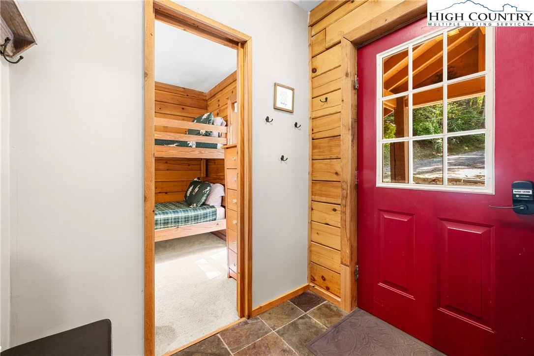 Image number 7 for the current listing