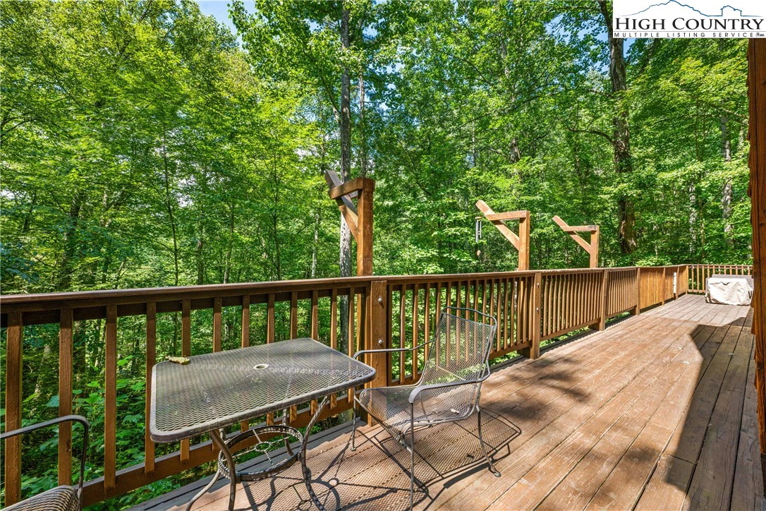 Image number 12 for the current listing