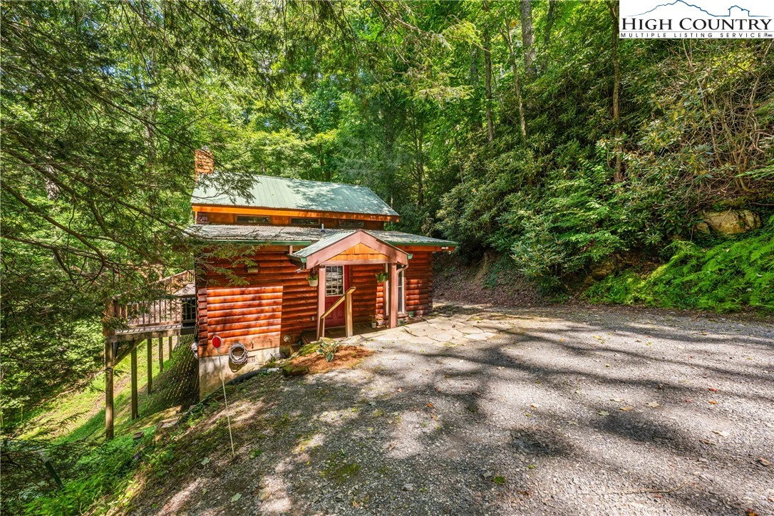Image number 15 for the current listing