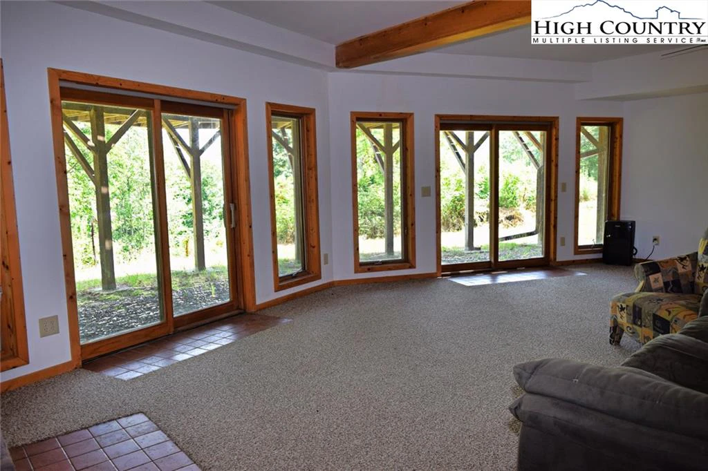 Image number 7 for the current listing