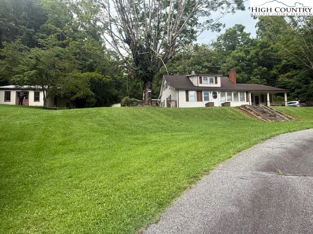 Image number 29 for the current listing