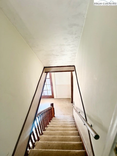 Image number 21 for the current listing