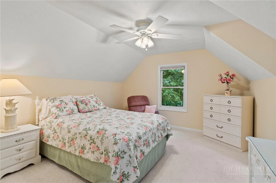 Image number 7 for the current listing