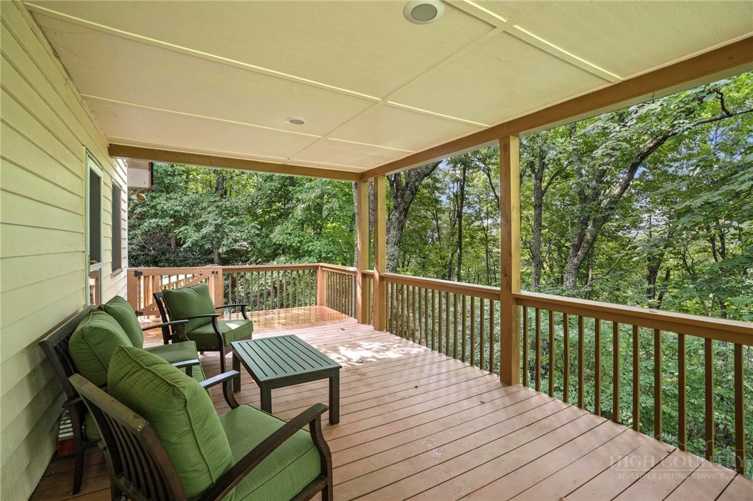 Image number 8 for the current listing