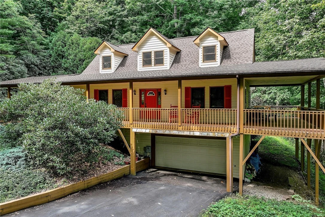 Image number 1 for the current listing