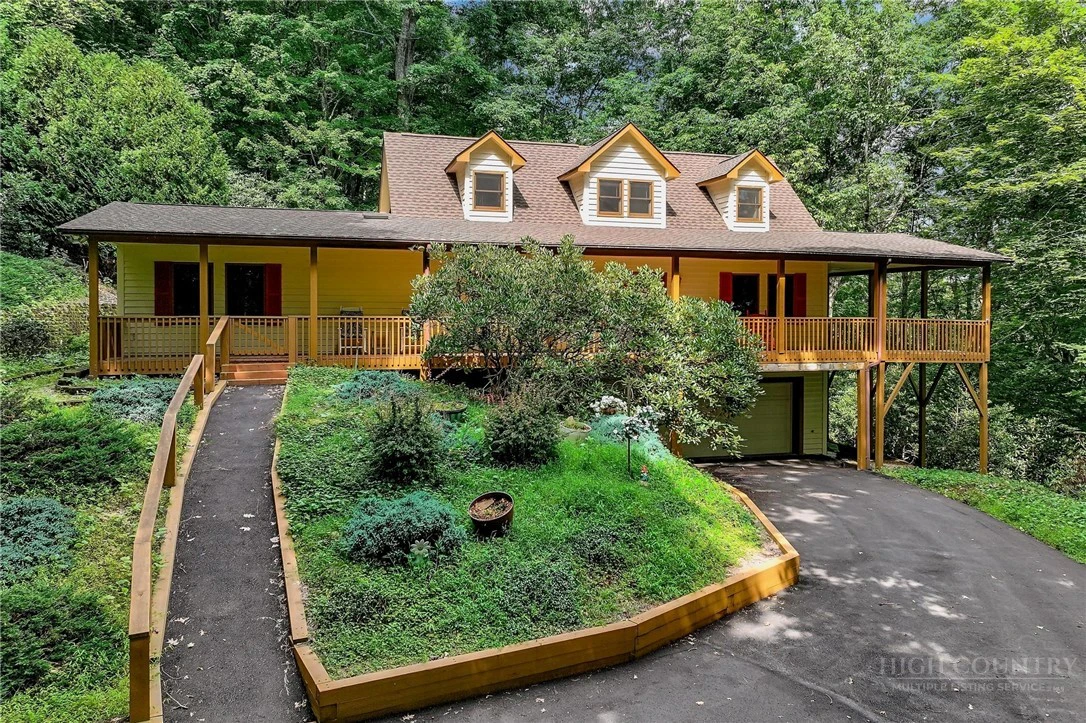 Image number 3 for the current listing