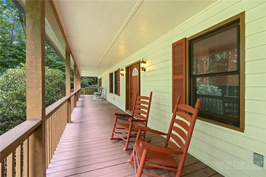 Image number 14 for the current listing