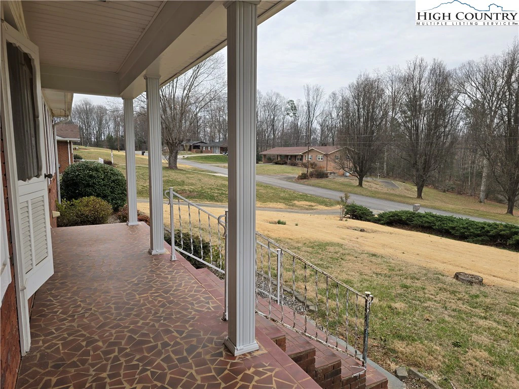 Image number 12 for the current listing