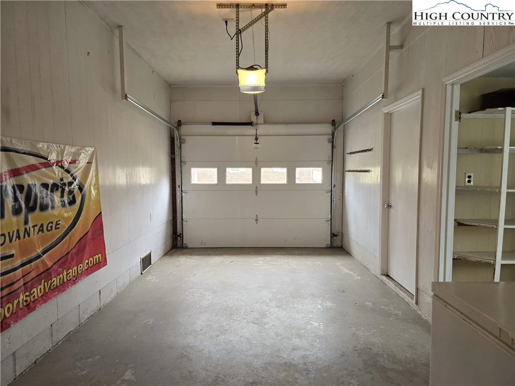 Image number 4 for the current listing