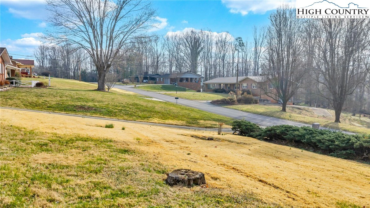 Image number 19 for the current listing