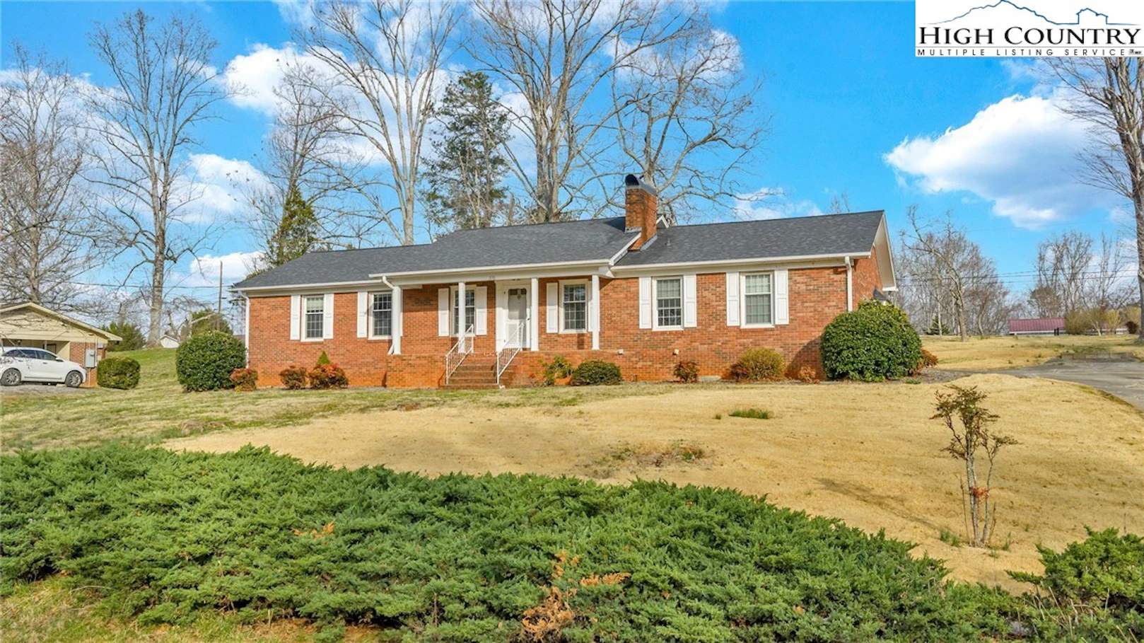 Image number 1 for the current listing