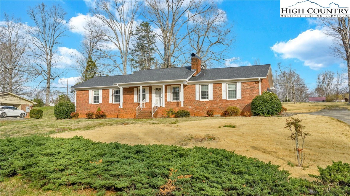 Image number 1 for the current listing