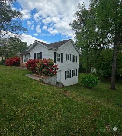Image number 28 for the current listing