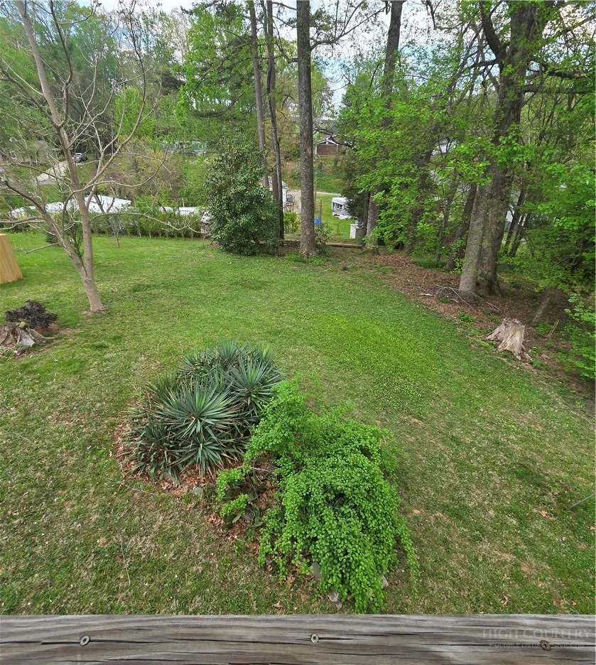 Image number 22 for the current listing