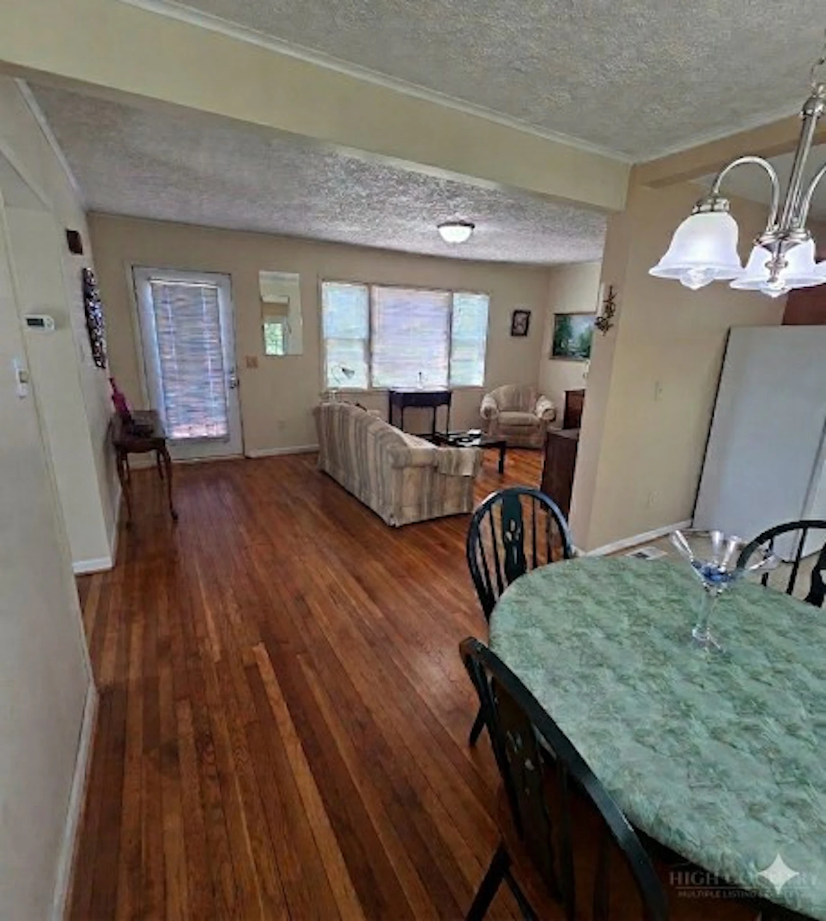 Image number 18 for the current listing
