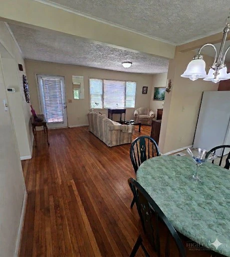 Image number 18 for the current listing