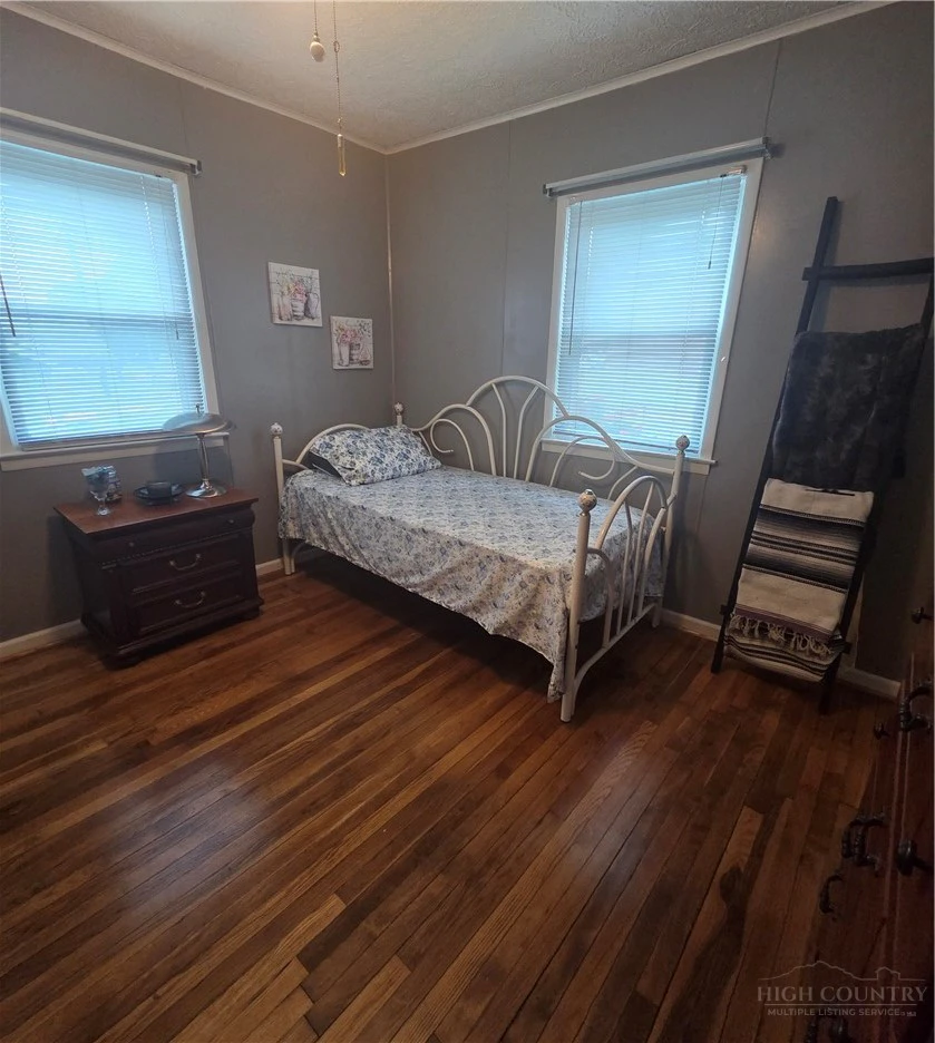 Image number 12 for the current listing