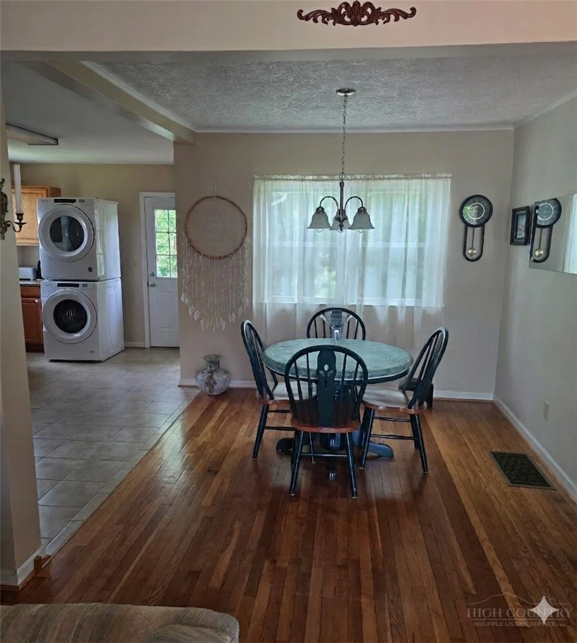 Image number 10 for the current listing
