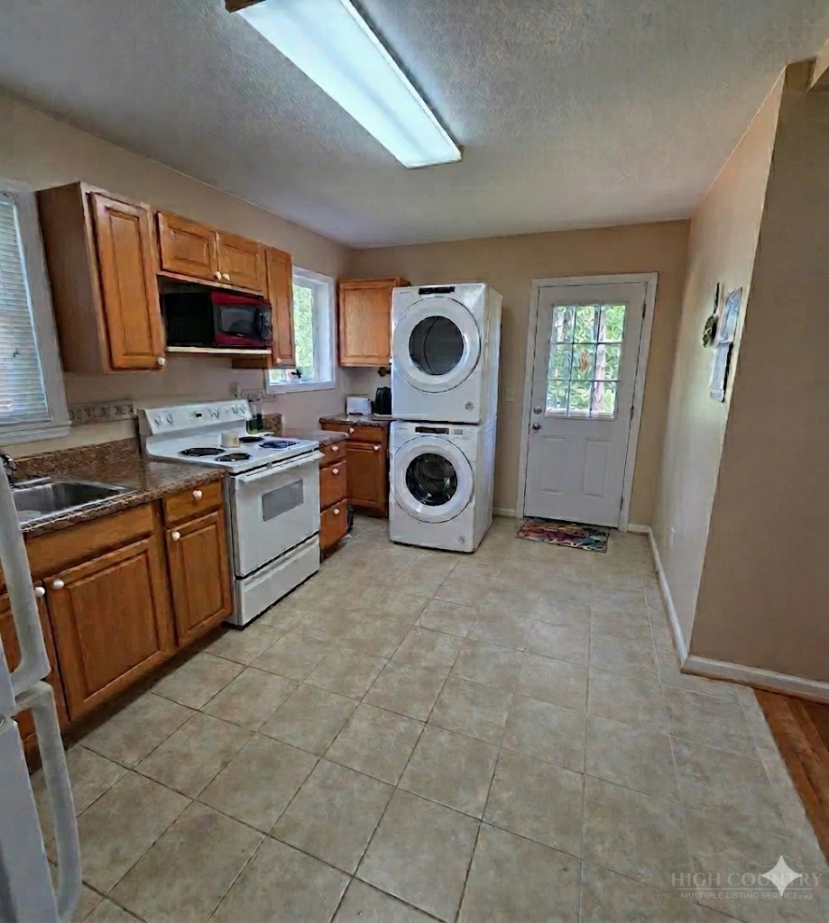 Image number 4 for the current listing