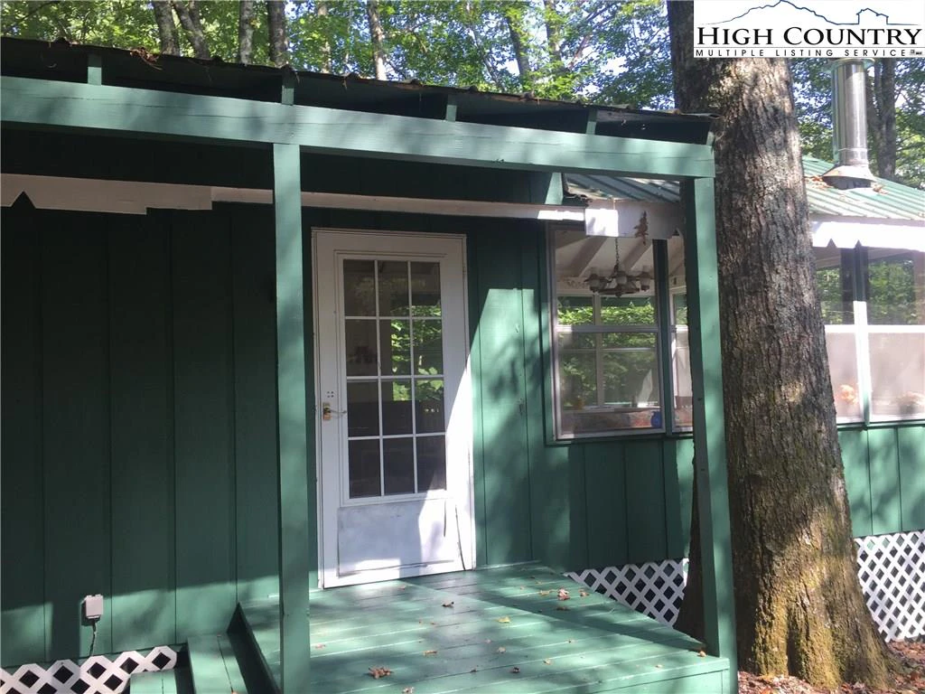Image number 9 for the current listing